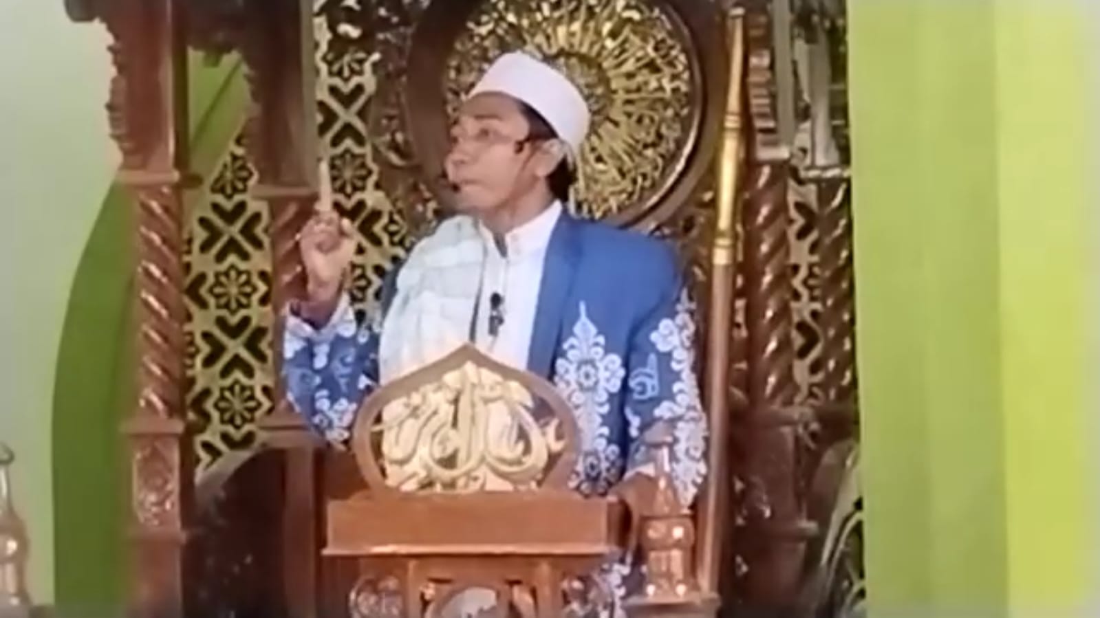 fmmnews.com | Cinta kepada Allah Melebihi Dunia": Pesan Khutbah Sarwan Kelana di Idul Adha 1447H