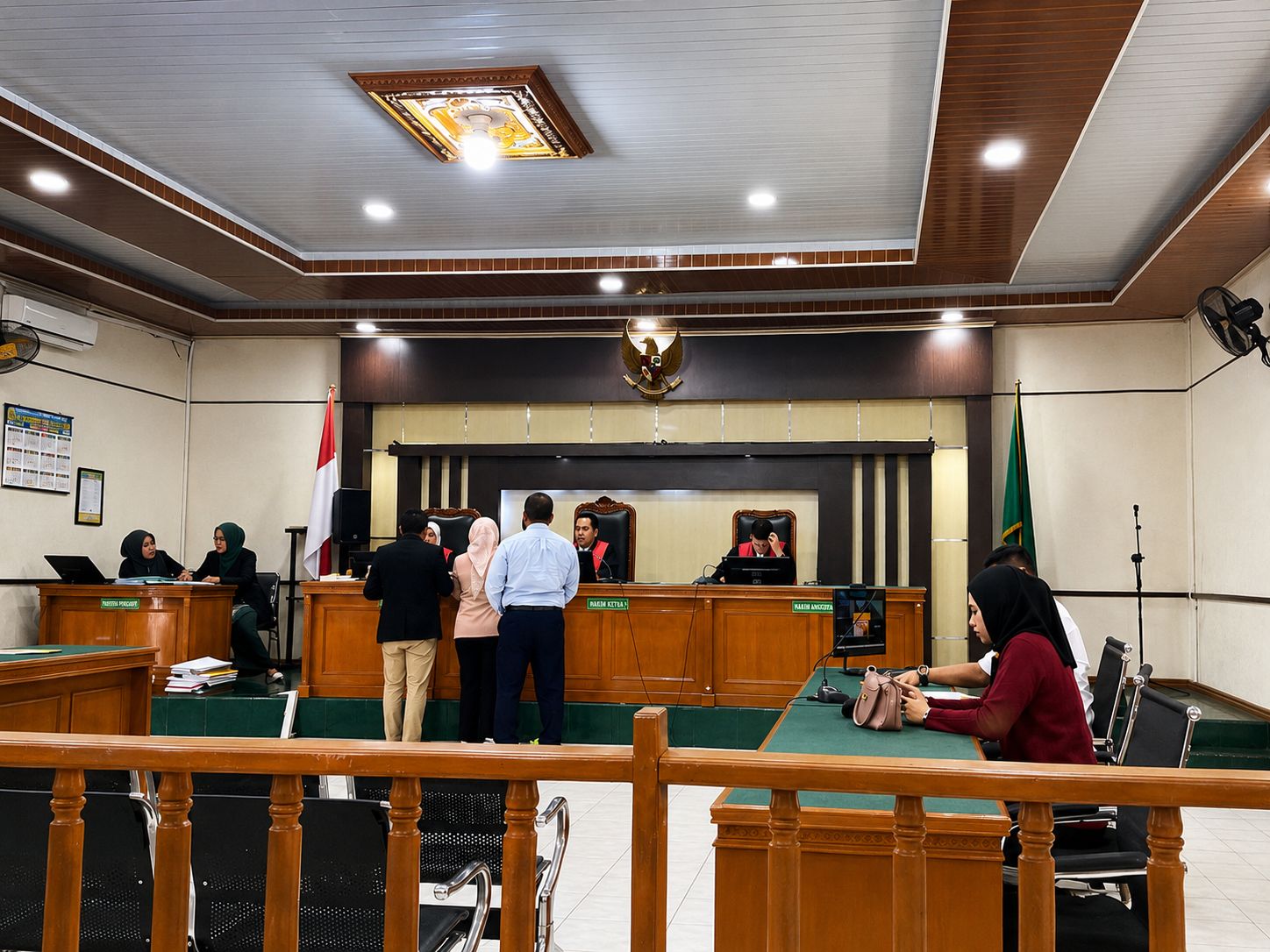 fmmnews.com | SIDANG PMH DUGAAN KRIMINALISASI SISTEMATIS DIMULAI, DUA TURUT TERGUGAT TAK HADIR, KEHADIRAN TURUT TERGUGAT III BELUM DIAKUI SECARA ADMINISTRATIF