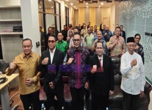 | Firma Hukum Assoc. Prof. Dr. Elviandri & Sunariyo Resmi Diluncurkan, Seno Aji: Kaltim Butuh Layanan Hukum yang Profesional di Era IKN | Firma Hukum Assoc. Prof. Dr. Elviandri & Sunariyo Resmi Diluncurkan, Seno Aji: Kaltim Butuh Layanan Hukum yang Profesional di Era IKN