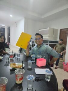 | PENYERAHAN PROPOSAL CABANG OLAHRAGA PABSI KEPADA KABID ORGANISASI KONI KOTA PEKANBARU | PENYERAHAN PROPOSAL CABANG OLAHRAGA PABSI KEPADA KABID ORGANISASI KONI KOTA PEKANBARU
