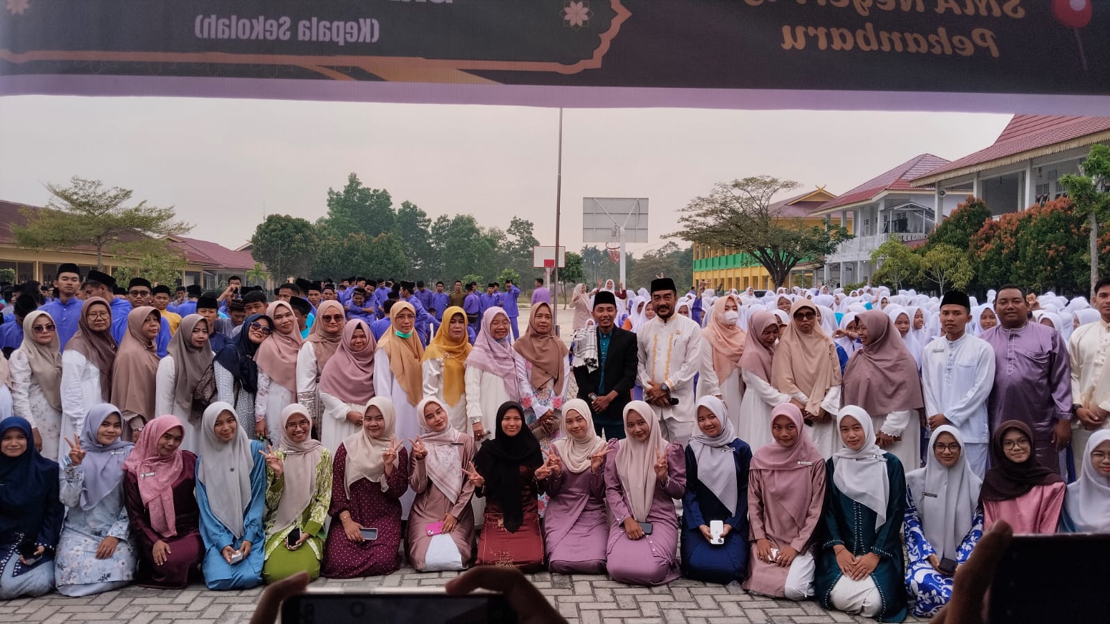 | Gelar Peringatan Maulid Nabi Muhammad 1448H, SMAN 15 Hadirkan Ustadz Sarwan Kelana | Gelar Peringatan Maulid Nabi Muhammad 1448H, SMAN 15 Hadirkan Ustadz Sarwan Kelana