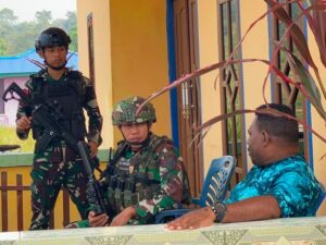  | Satgas Pamtas RI-PNG Kewilayahan Pos Mayerga Yonif 147/KGJ Mempererat Silaturahmi ke Kepala Distrik Mayerga