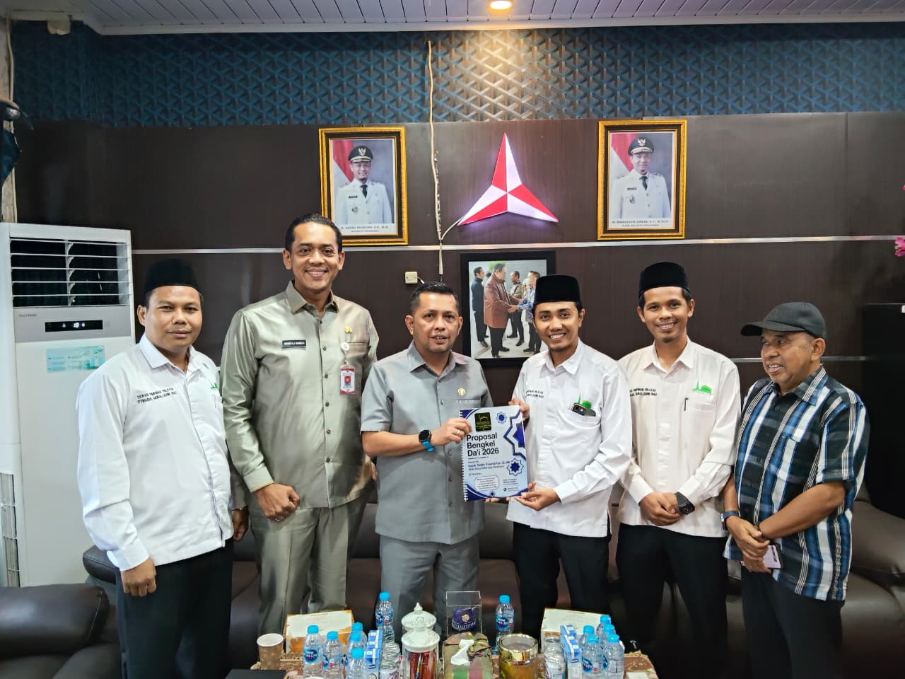 | Sambut Pengurus Ittihadul Muballighin, Wakil Ketua DPRD Pekanbaru Dukung Penuh Bengkel Da'i | Sambut Pengurus Ittihadul Muballighin, Wakil Ketua DPRD Pekanbaru Dukung Penuh Bengkel Da'i