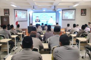  | Polresta Pekanbaru Ikuti Ngaji Kebangsaan Bersama Gus Baha, Perkuat Nilai Keagamaan dan Persatuan