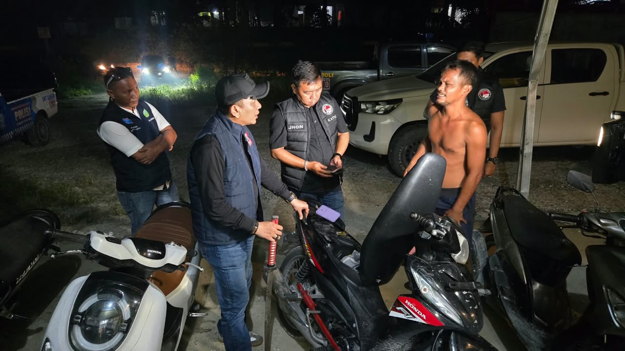 | Razia THM di Kandis, 4 Pengunjung Karaoke Positif Narkoba dan 1 Bawa Sajam Diamankan* | Razia THM di Kandis, 4 Pengunjung Karaoke Positif Narkoba dan 1 Bawa Sajam Diamankan*