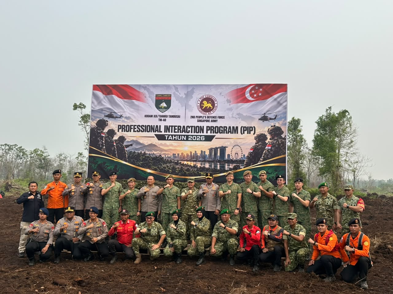 | Kapolres Kampar Hadiri Simulasi Pemadaman Karhutla Bersama TNI & Angkatan Bersenjata Singapura | Kapolres Kampar Hadiri Simulasi Pemadaman Karhutla Bersama TNI & Angkatan Bersenjata Singapura