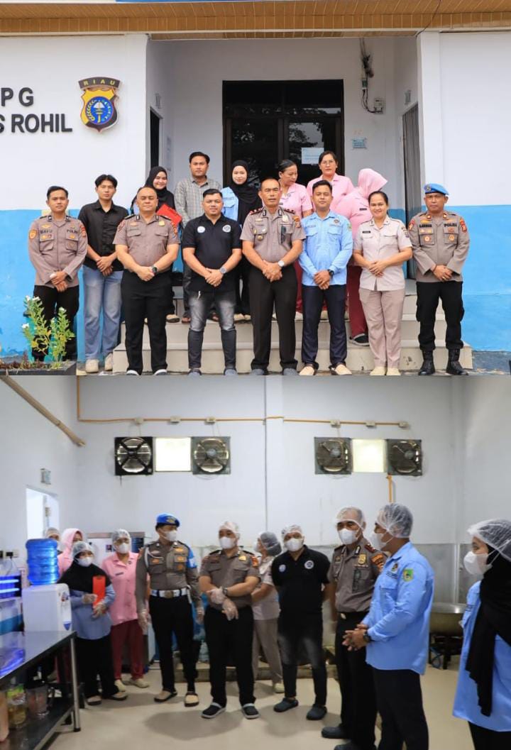| Tinjau Dapur SPPG Polres Rokan Hilir : 9 Sertifikat Bukti Komitmen Penuhi Standar Makanan Bergizi Berkualitas Tinggi | Tinjau Dapur SPPG Polres Rokan Hilir : 9 Sertifikat Bukti Komitmen Penuhi Standar Makanan Bergizi Berkualitas Tinggi